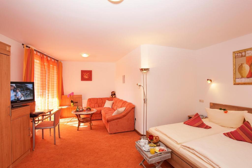 Land- Und Aktivhotel Altmuehlaue Bad Rodach Ruang foto