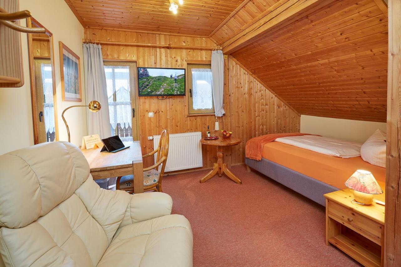 Land- Und Aktivhotel Altmuehlaue Bad Rodach Bagian luar foto