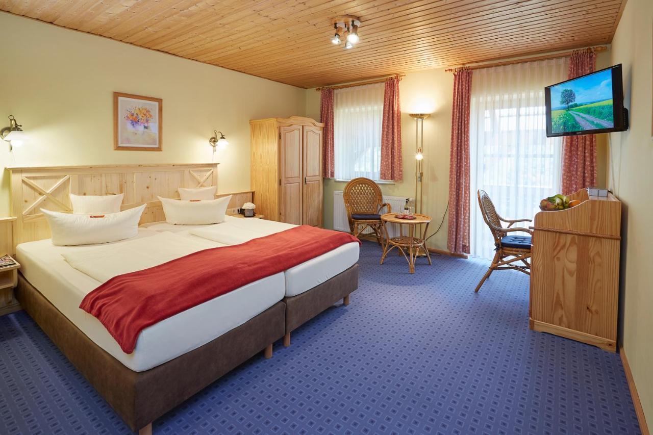 Land- Und Aktivhotel Altmuehlaue Bad Rodach Bagian luar foto