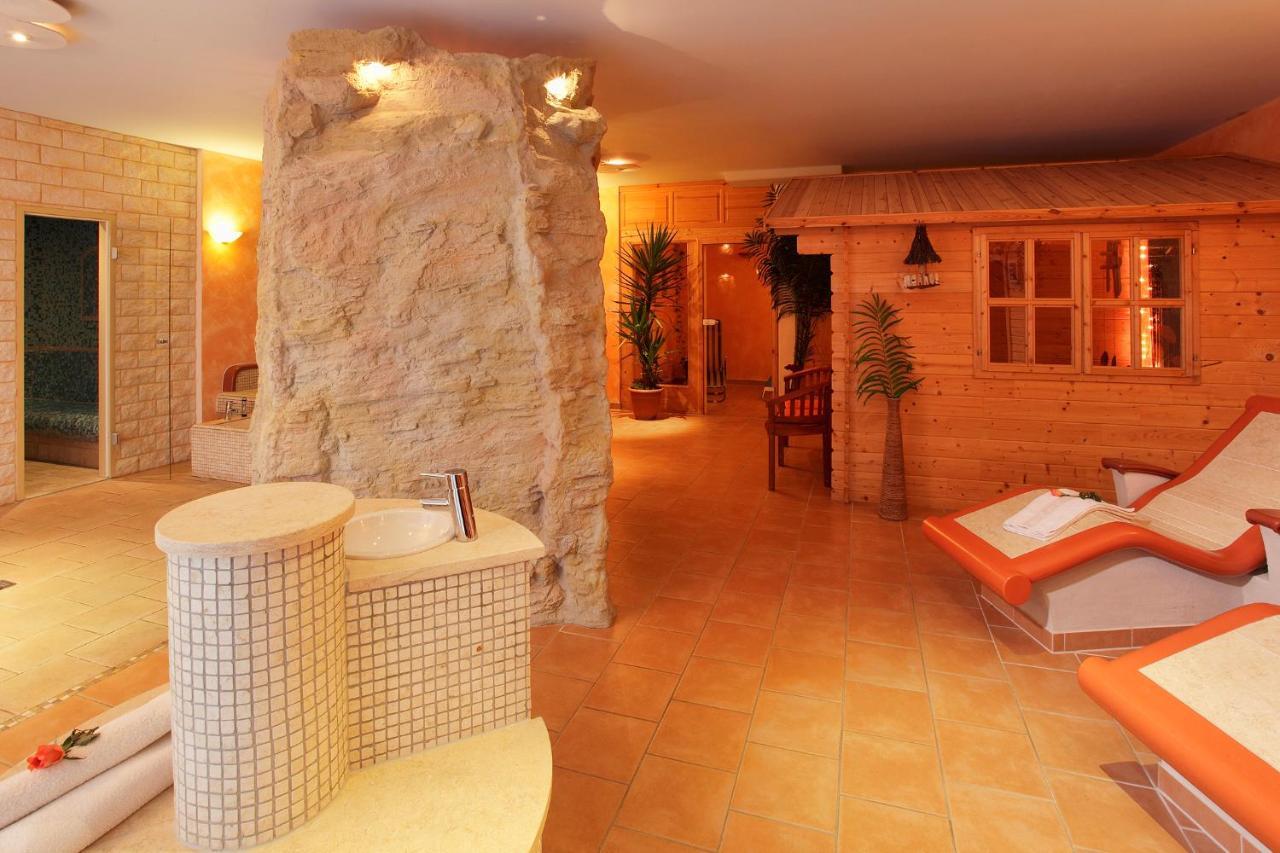 Land- Und Aktivhotel Altmuehlaue Bad Rodach Bagian luar foto