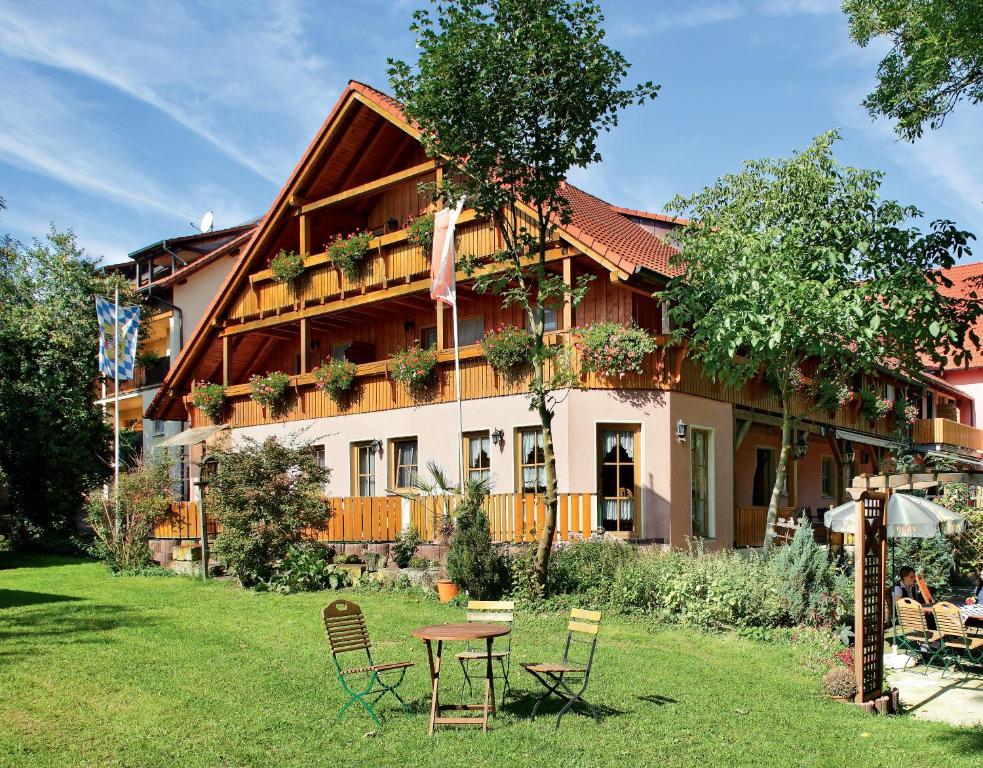 Land- Und Aktivhotel Altmuehlaue Bad Rodach Bagian luar foto